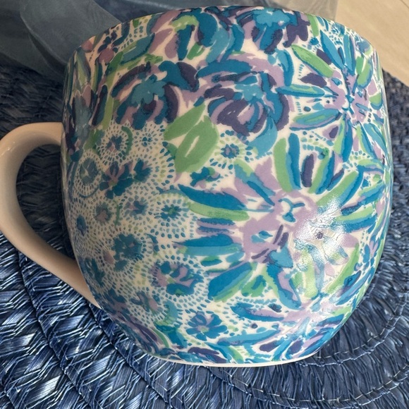 LILLY PULITZER CUP - Picture 3 of 5